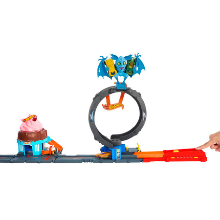 Hot Wheels City Pętla Nietoperza zakręcony tor samochodowy Bat Loop Attack + pojazd