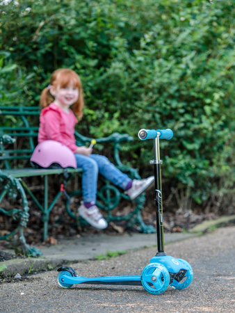 EVO Regulowana Trójkołowa Hulajnoga dla Dzieci Light Up Mini Cruiser Błękitny Świecące kółka