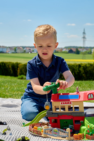 Duży Zestaw farma Claas zagroda 3 pojazdy rolnicze figurki zwierząt + akcesoria