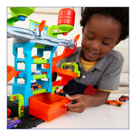 Hot Wheels Tor samochodowy Zakręcona Megamyjnia + samochód