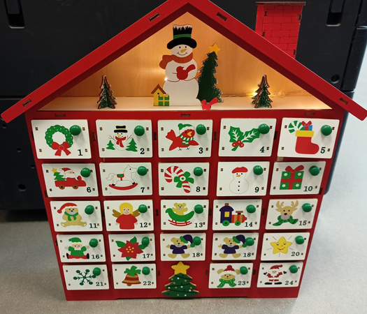 Dekoracja świąteczna Kalendarz adwentowy Zimowy domek WADLIWY