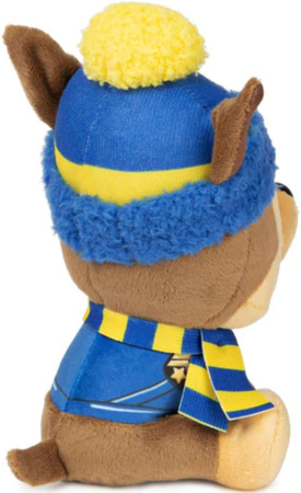 Psi Patrol Chase maskotka przytulanka zimowy z czapką i szalikiem Piesek Miękki pluszak 18 cm Gund Spin Master