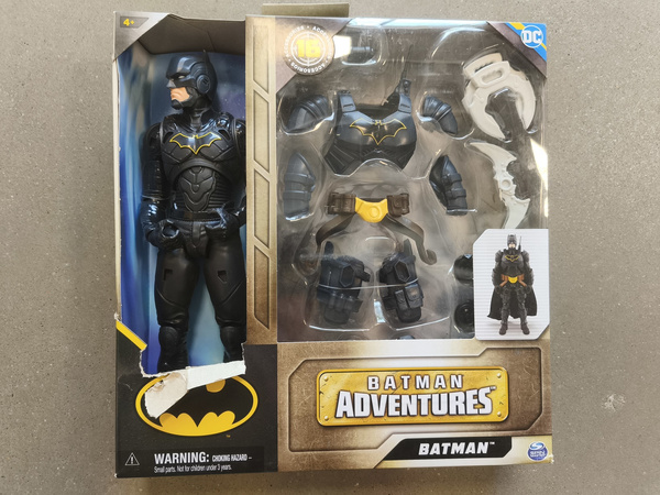 OUTLET DC Comics Batman duża figurka lalka mroczny rycerz 30 cm + akcesoria 17 elementów WADLIWY