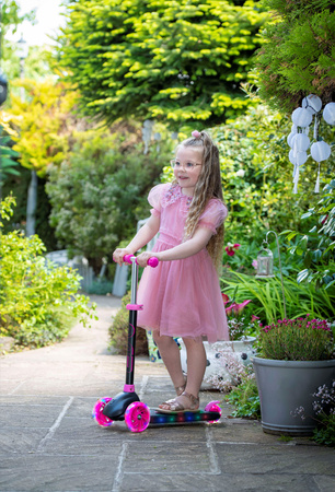 EVO Regulowana Trójkołowa Hulajnoga dla Dzieci Eclipse Różowa Świecące kółka i Podest