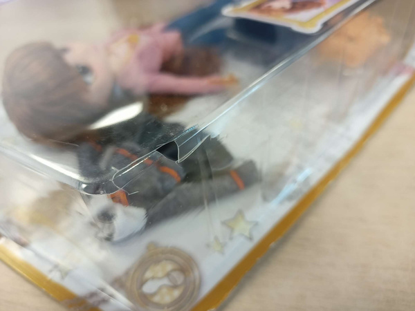 OUTLET Harry Potter Lalka figurka Hermiona z kociołkiem i Krzywołap USZKODZONE OPAKOWANIE