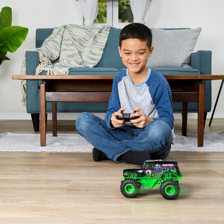 Monster Jam Pojazd Grave Digger Zdalnie sterowany 1:24