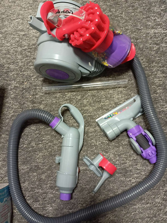 Casdon Little Helper Zabawkowy odkurzacz WADLIWA