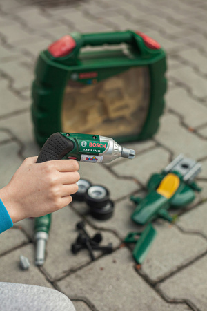 Auto Do Skręcania Z Wkrętarką Bosch W Walizce Dla Dzieci Klein