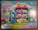 OUTLET Koci Domek Gabi Wielki tęczowy dom z windą i laleczką Gabby's Celebration Dollhouse USZKODZONE OPAKOWANIE