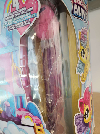 OUTLET Hatchimals Alive! Surprise zestaw żłobek opieka nad maluszkami + figurka WYBRAKOWANY