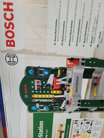 OUTLET Duży warsztat Bosch mini z narzędziami dla dzieci Klein 8580 WADLIWY