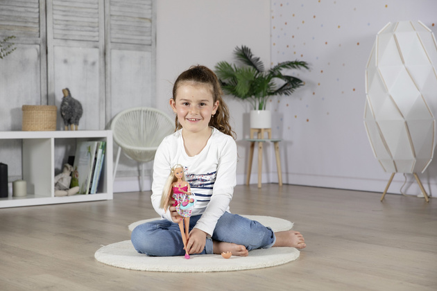 Zestaw dwie lalki Lalka Steffi w ciąży z dźwiękiem i Ken Kevin w modnym ubranku Cool 29 cm z bobaskiem, nosidełkiem i akcesoriami