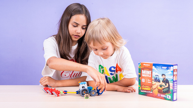 Klocki konstrukcyjne Mini Waffle Farmer Ładowarka czołowa 50 elementów Marioinex