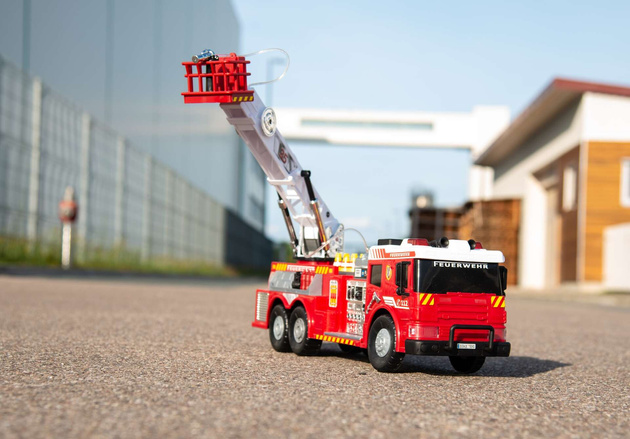 OUTLET Straż Pożarna Zdalnie sterowany Wóz strażacki z ruchomą drabiną RC światło/dźwięk WADLIWY