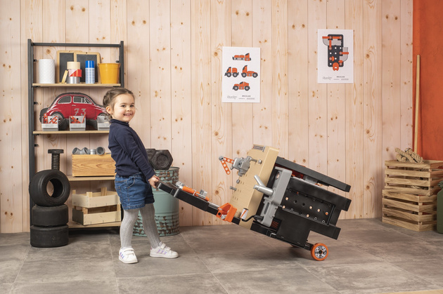 Black Decker Duży warsztat ze strefą malarza i hydraulika + 100 akcesoriów