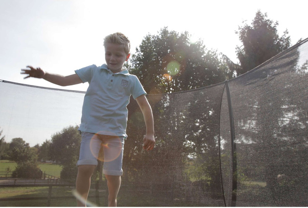 Trampolina ogrodowa z siatką zabezpieczającą Sillhouette 244 cm zielona