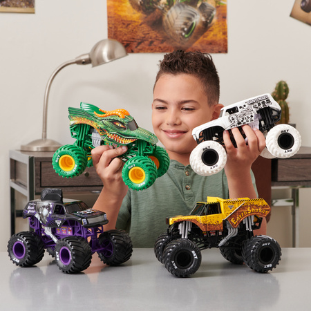 Monster Jam Batman Pojazd Monster Truck w skali 1:24