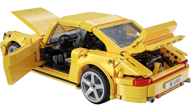 Klocki konstrukcyjne CaDA Zdalnie sterowany samochód miejski RUF CTR z napędem Power System Pro RC 1515 elementów C62003W/JV1010/JV8011/JV5028/JV5029