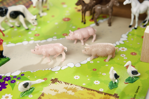 Drewniana Farma Zagroda + figurki zwierzątka wiejskie gospodarstwo domowe 23 elementy