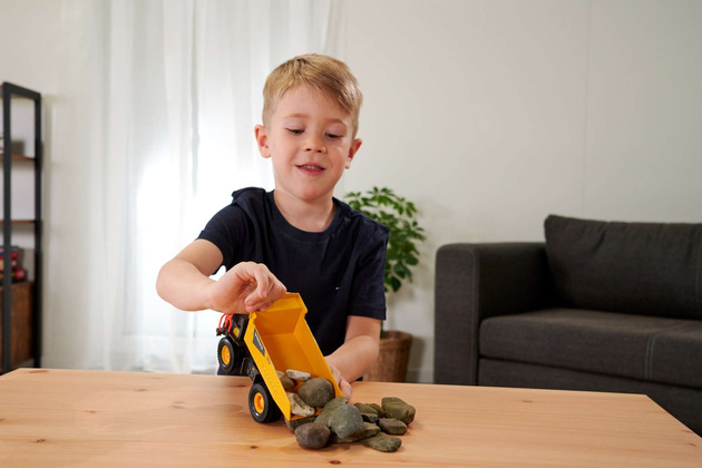 Grand Wywrotka Volvo Ciężarówka Sztywnoramowa Majorette 20 Cm