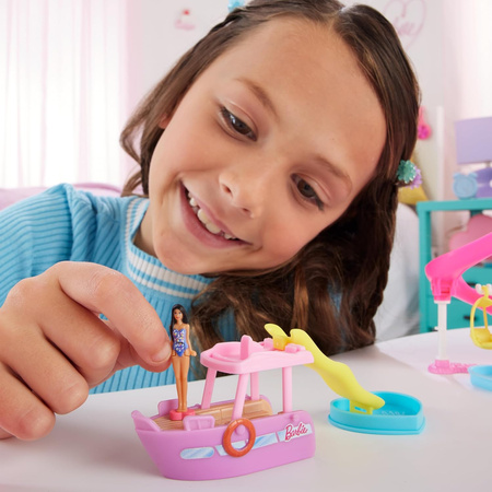 Mini BarbieLand: Mini jacht z figurką Barbie