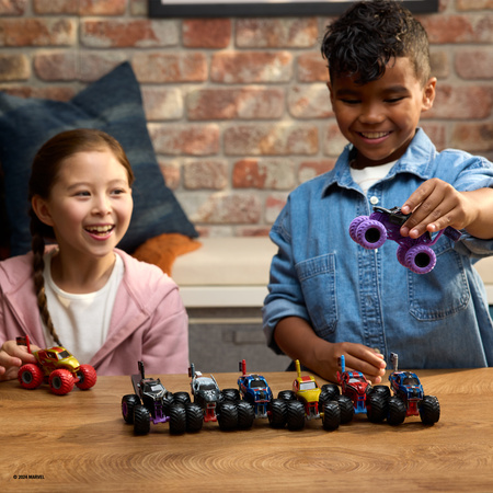 Monster Jam Auto Monster Truck Marvel seria 2 pojazd Kapitan Ameryka 1:64