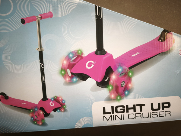OUTLET EVO Regulowana Trójkołowa Hulajnoga dla Dzieci Light Up Mini Cruiser Różowy Świecące kółka USZKODZONE OPAKOWANIE
