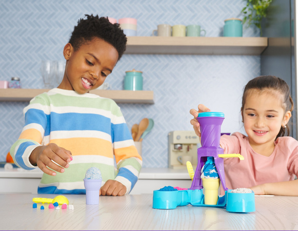 Kinetic Sand Piasek kinetyczny zestaw lody Soft Serve Station + akcesoria