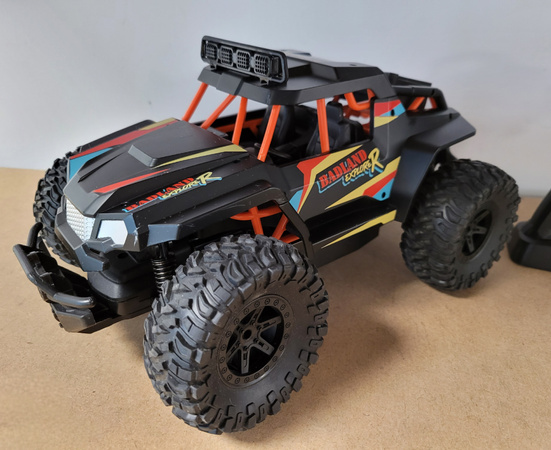 OUTLET Zdalnie sterowane auto terenowe Pojazd AC Badland Explorer RC światło WADLIWE