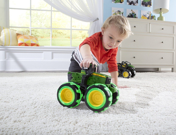 Tomy John Deere Traktor Monster święcące opony 37792