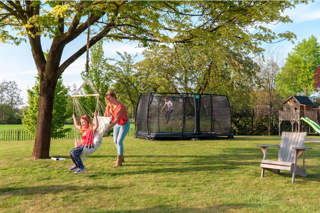 Trampolina ogrodowa z siatką zabezpieczającą do gruntu Allure Premium 244x427 cm zielona