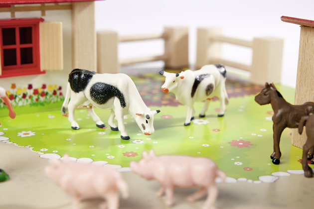 Drewniana Farma Zagroda + figurki zwierzątka wiejskie gospodarstwo domowe 23 elementy