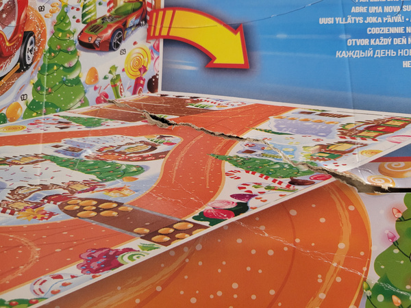OUTLET Hot Wheels Kalendarz Adwentowy 24 elementów USZKODZONE OPAKOWANIE