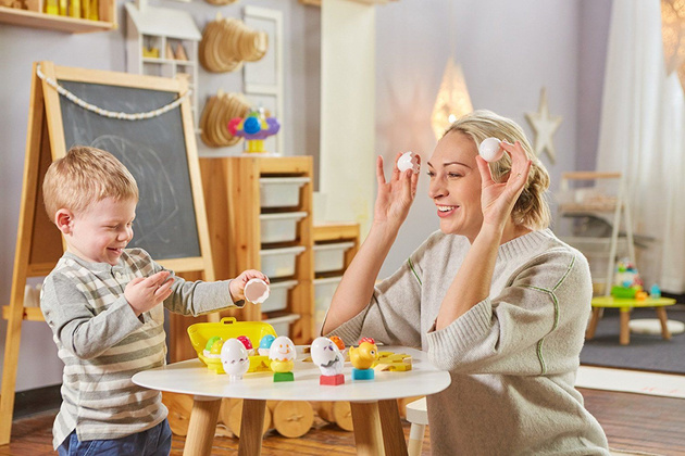 Tomy Wesołe Piszczące Jajeczka Jajka Z Dźwiękiem Sorter W Pojemniku Sorter Kształtów