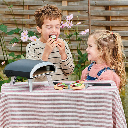 Pizzeria Piec Do Pizzy Z Akcesoriami Zestaw Piec + Pizza z podstawką Ooni Casdon + 18 dodatków