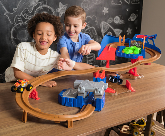 Tor Kaskaderski Samochodowy Monster Jam Supercharge Speedway + Auta 1:64