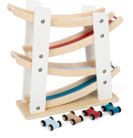 Drewniany tor wyścigowy z samochodzikami