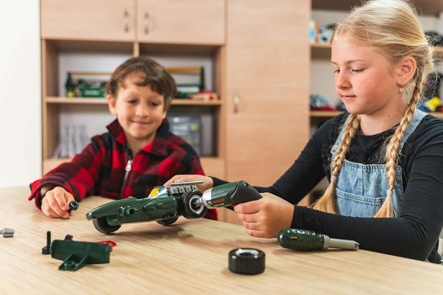 Auto Do Skręcania Z Wkrętarką Bosch W Walizce Dla Dzieci Klein