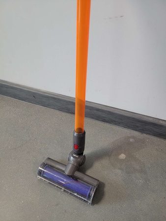 OUTLET Odkurzacz dla dzieci Dyson bezprzewodowy pionowy z dźwiękiem Casdon WADLIWY