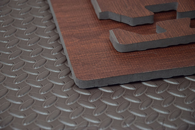 Humbi Puzzle piankowe Mata piankowa panele ciemne 62 x 62 x 1 cm 4 szt.