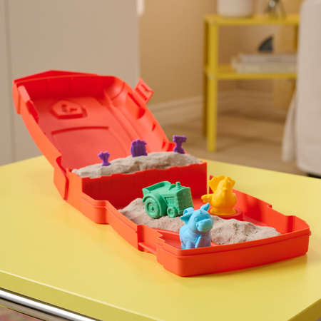 Piasek Kinetyczny Farma Foremki Traktor Walizka Kinetic Sand Zestaw + Akc.