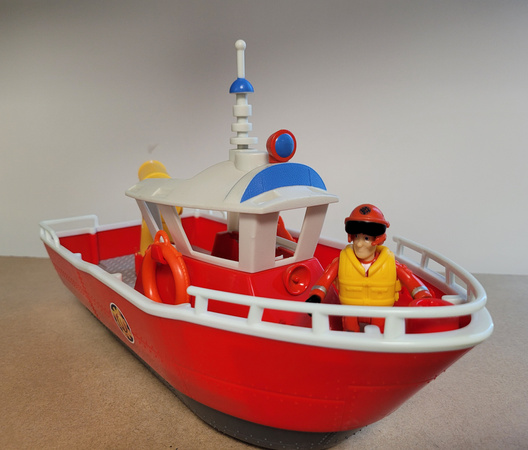 OUTLET Zestaw Strażak Sam Tytan łódź strażacka + figurka i akcesoria WADLIWY