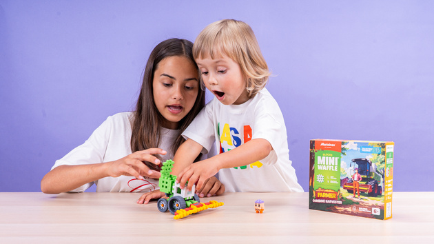 Klocki konstrukcyjne Mini Waffle Farmer Kombajn 60 elementów Marioinex