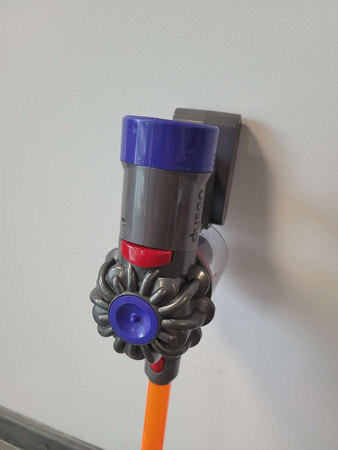 OUTLET Odkurzacz dla dzieci Dyson bezprzewodowy pionowy z dźwiękiem Casdon WADLIWY