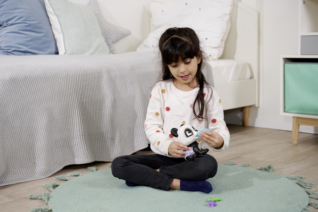 Pamper Petz Panda Interaktywna figurka pije sika + akcesoria Pieluszkowy Gang