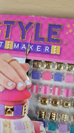 OUTLET Cool Maker Zestaw do tworzenia bransoletek Pop Style Bracelet Maker USZKODZONE OPAKOWANIE
