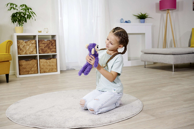 ScreamerZ Interaktywna Maskotka Rozbawiacz fioletowa Małpka z Dźwiękiem