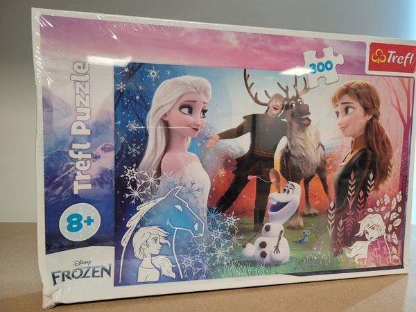 OUTLET Puzzle Disney Frozen Magiczny czas Trefl 300 elementów USZKODZONE OPAKOWANIE