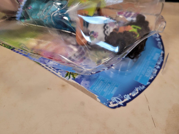 OUTLET Disney Śpiewająca lalka Mirabel z akordeonem Nasze magiczne Encanto USZKODZONE OPAKOWANIE