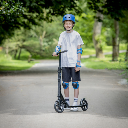 Evo Dwukołowa Hulajnoga Miejska Flexi Max 200 Czarna ze Stopką i Paskiem 8+